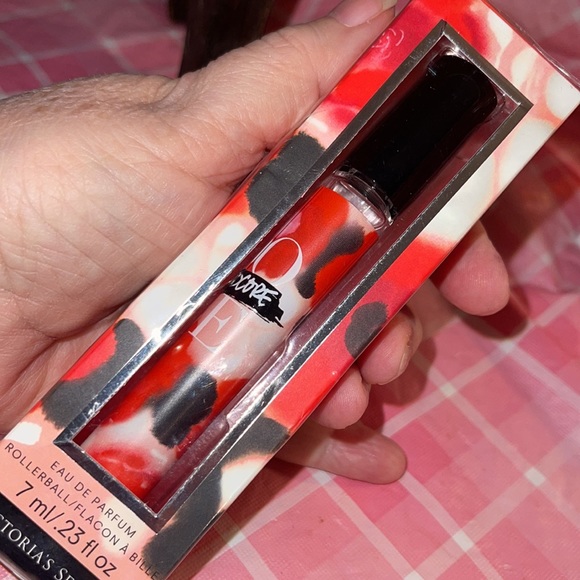 🎈SALE🎈🎀#37.MAKEUP BUNDLE🎀 - Picture 9 of 10